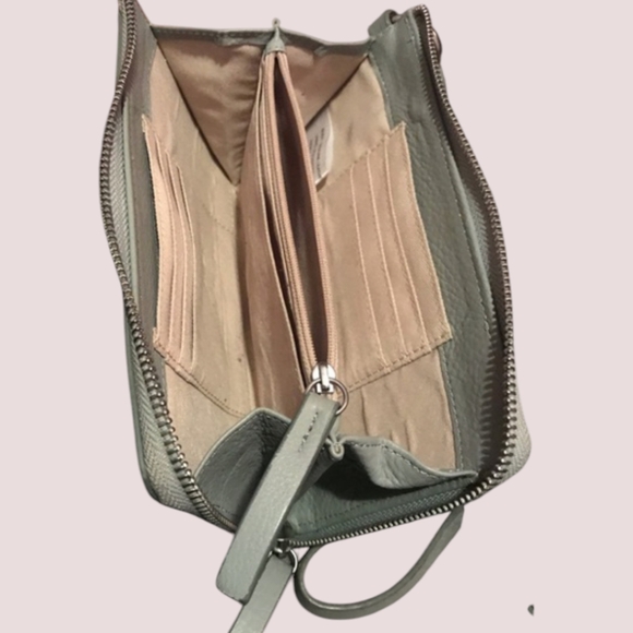 Lucky Brand Leather Convertible 3-in-1 Roze Bag in Mint Green - Picture 7 of 9